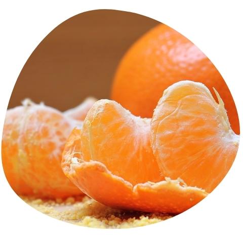 Prírodný esenciálny olej Tangerine na krče v bruchu