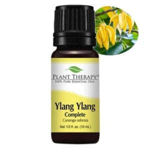 Prírodný esenciálny olej Ylang Ylang na hlboké dýchanie yogy